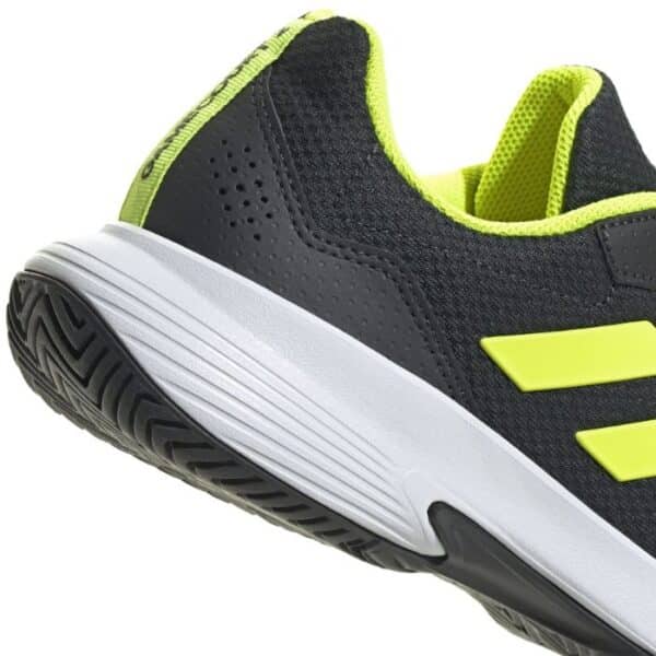 Detalle de las Zapatillas Gamecourt de Adidas en color negro
