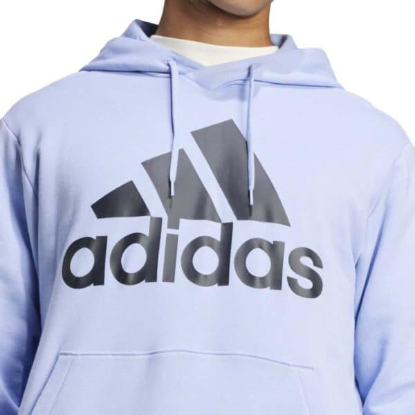 Detalle de la sudadera Adidas