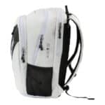 Mochila blanca de Bullpadel de la Premier Padel