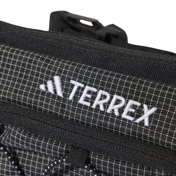 Detalle de la Riñonera Adidas Terrex