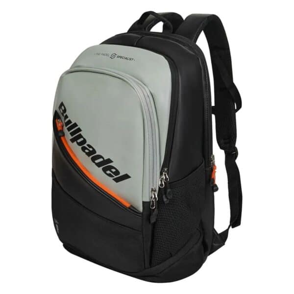 Perfil de la Mochila Hack de Bullpadel de Paquito Navarro