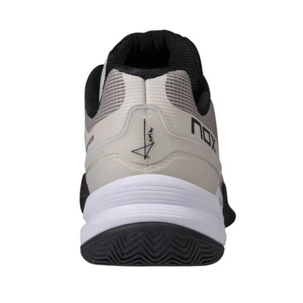 Detalle de las Zapatillas NOX AT10 Pro Pluma