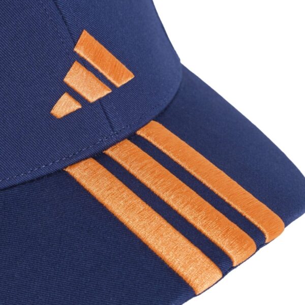 Detalle de la Gorra Adidas Bball 3S NL Azul Marino/Naranja