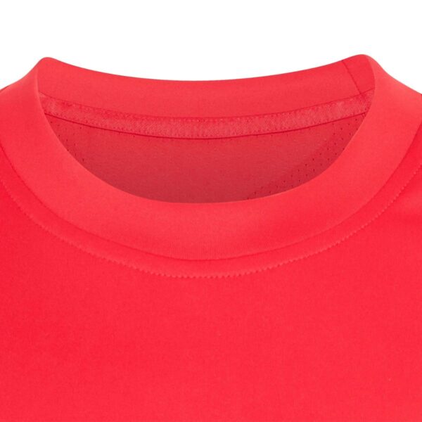 Detalle de la Camiseta Adidas Club Tee Pure Ruby Junior
