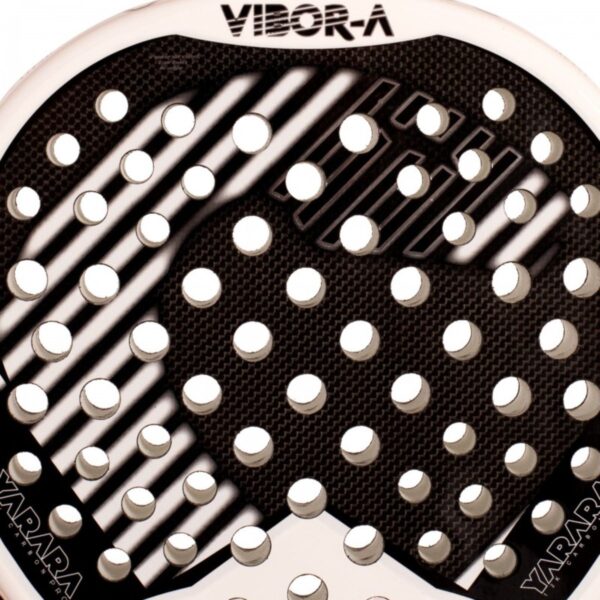Detalle de la Pala Vibora Yarara Pro White 2.0 2026